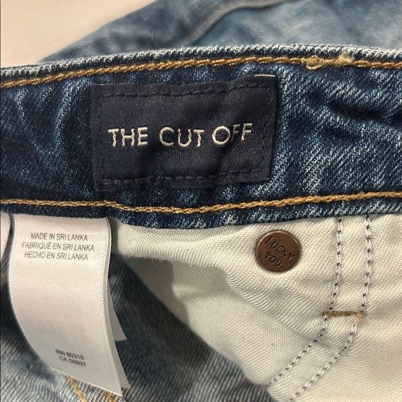 Lucky Brand The Cut Off Women's Frayed Hem Jean Shorts Size 6 / 28 - Picture 6 of 12